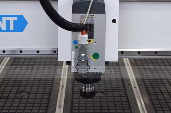 La dernière machine de routeur CNC Elecnc-1325 avec dispositif rotatif