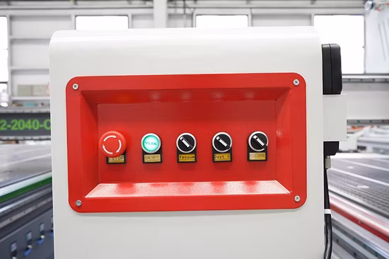 Bois 1325/1530 de routeur de commande numérique par ordinateur de publicité de travail du bois avec la table de vide